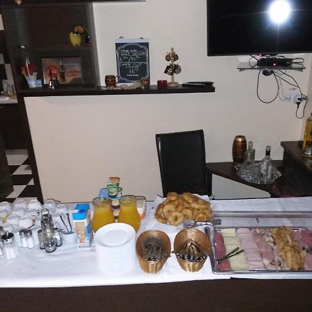 Sîmbăta de Sus Pensiunea Royal Garden酒店 外观 照片