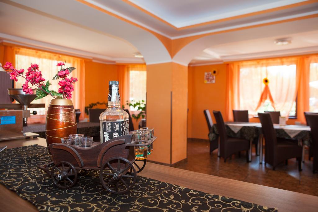 Sîmbăta de Sus Pensiunea Royal Garden酒店 外观 照片