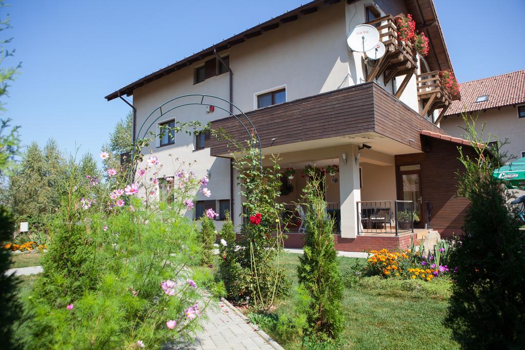 Sîmbăta de Sus Pensiunea Royal Garden酒店 外观 照片